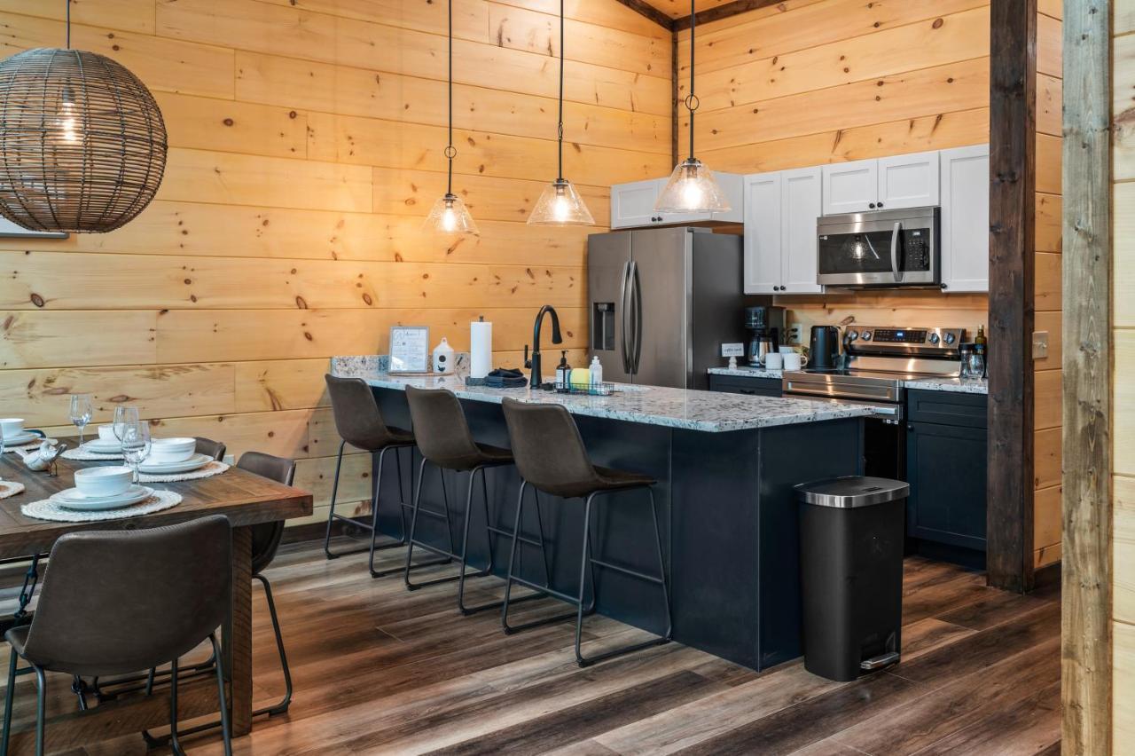 New Cozy Mountain Cabin Hot Tub Near Downtown Gatlinburg Exterior photo