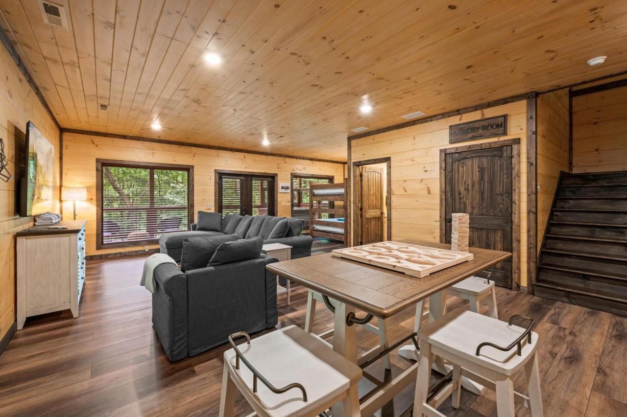 New Cozy Mountain Cabin Hot Tub Near Downtown Gatlinburg Exterior photo