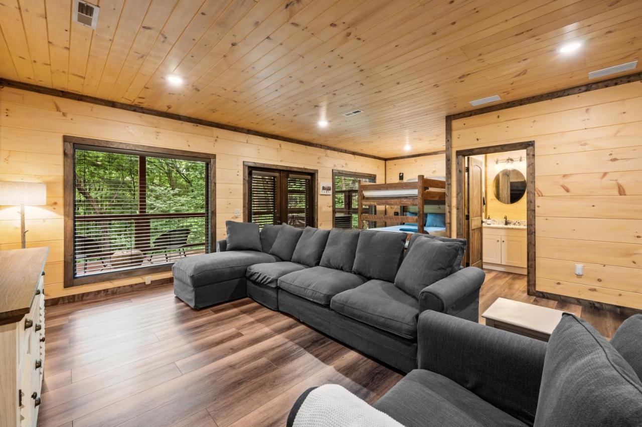 New Cozy Mountain Cabin Hot Tub Near Downtown Gatlinburg Exterior photo